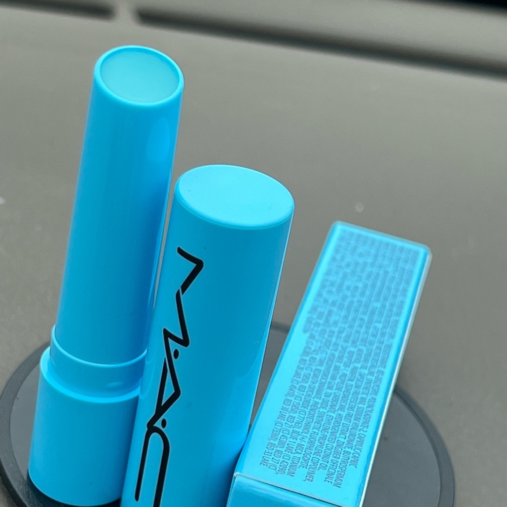 MAC Squirt Plumping Gloss Stick in Nova - Picture 8 of 14